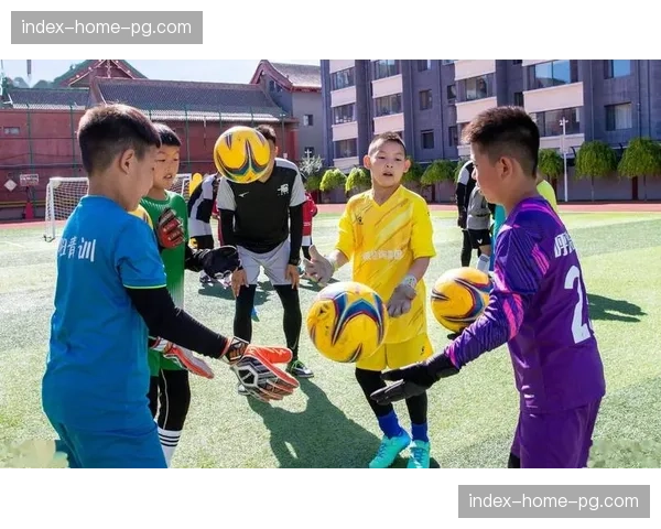 克莱枫丹青训营引入新模块，专攻青少年球员的攻防转换决策训练