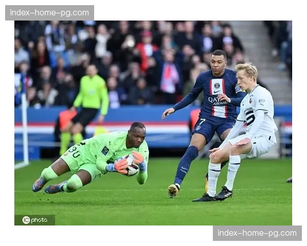 官方：法甲第28轮最佳进球属于摩纳哥中场福法纳的世界波