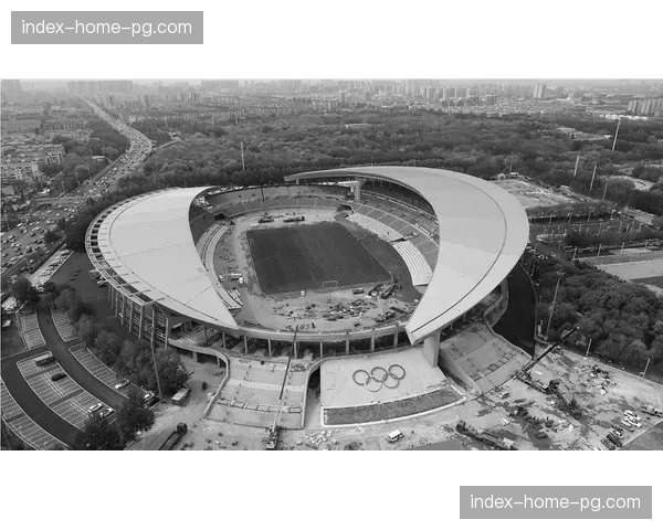 铁西体育场预埋地暖系统：管道温度20度保障早春比赛场地