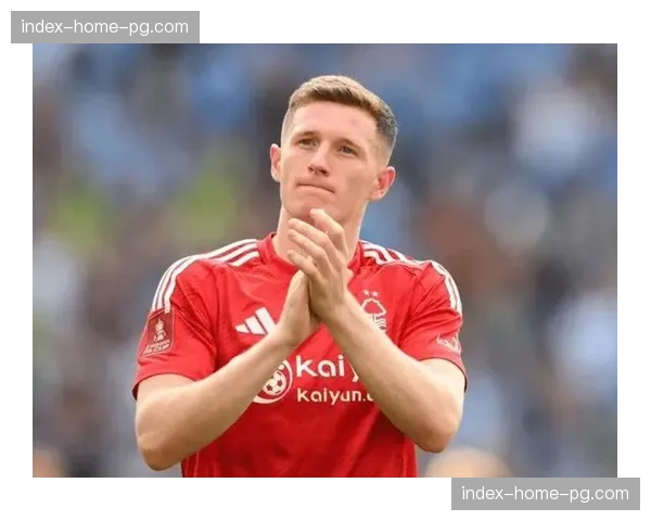 曼联曼城争夺诺丁汉森林中场安德森，森林标价1亿英镑